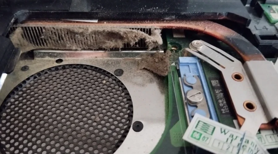 clean_the_laptop _screen_11