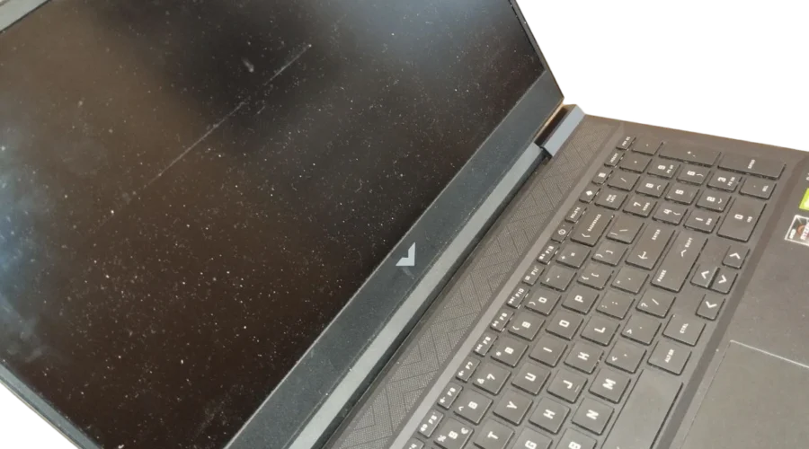 clean_the_laptop _screen_7
