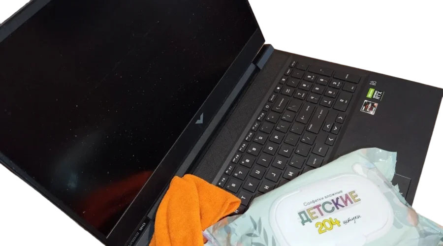 clean_the_laptop _screen_8