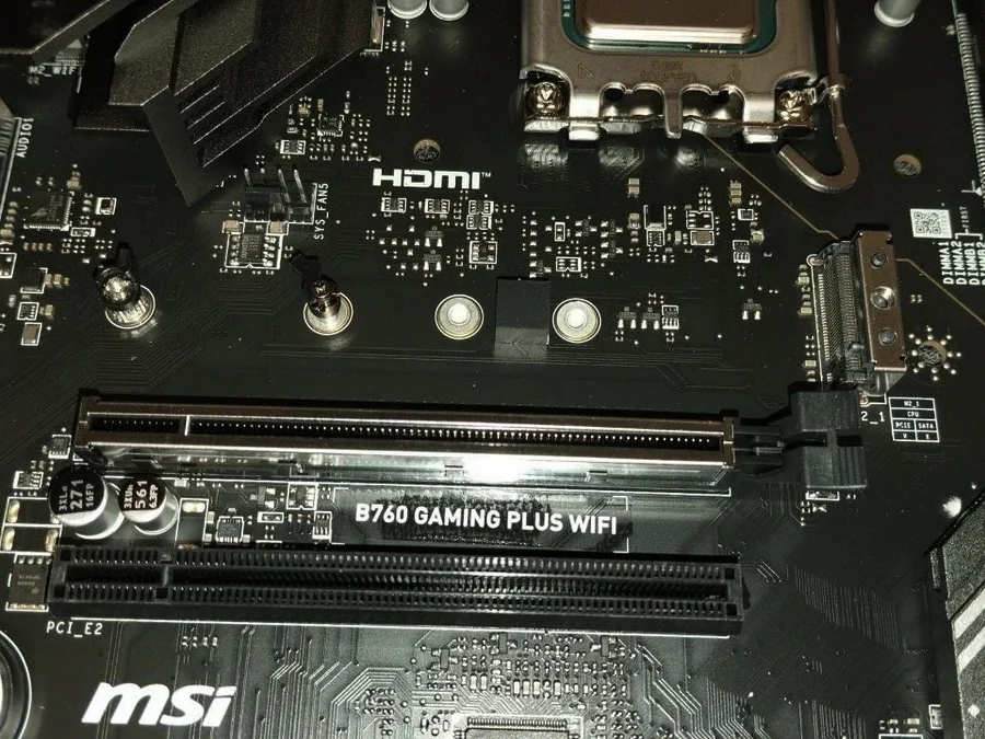 ustanovka-ssd-na-platu-msi-2